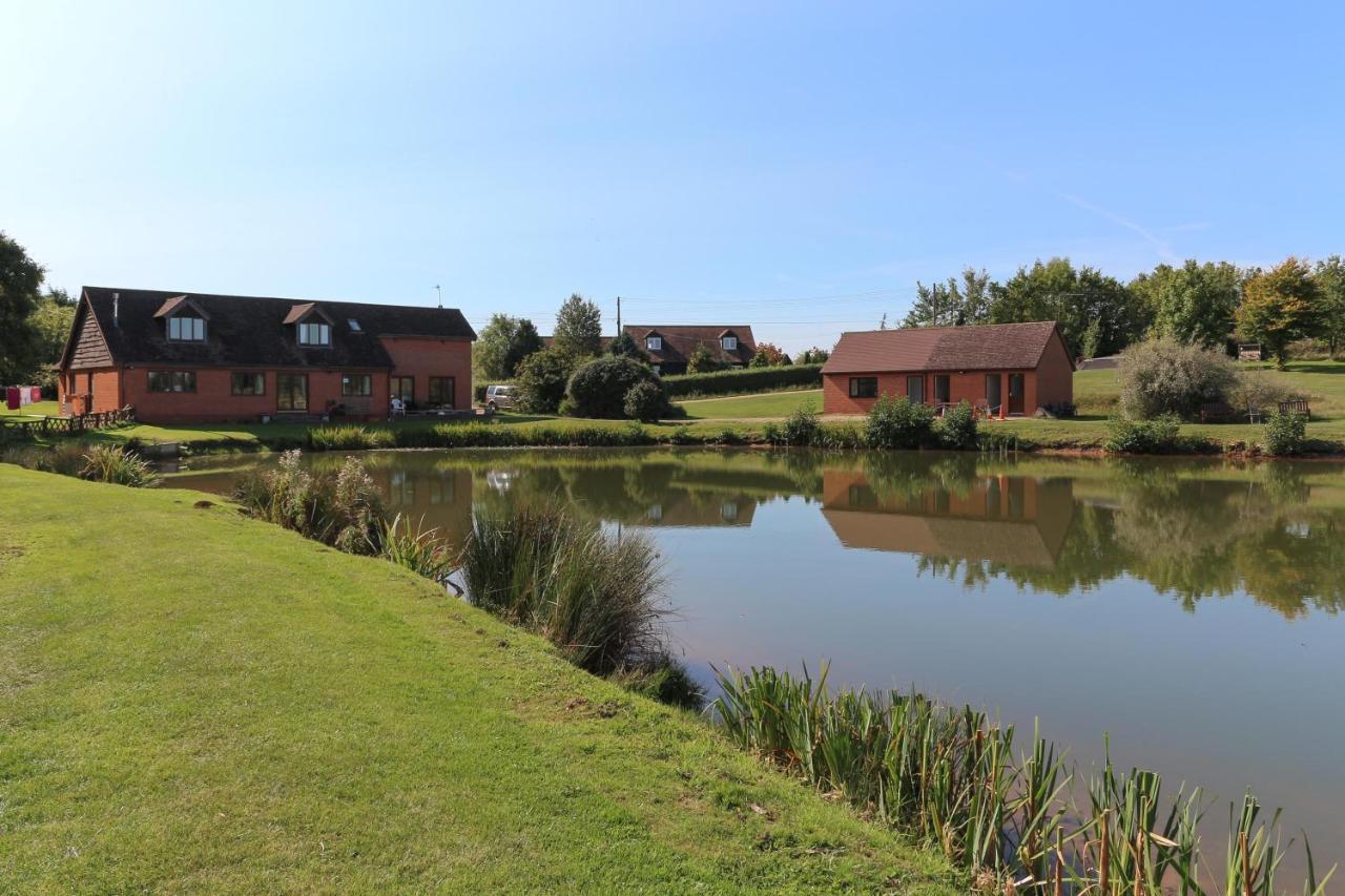 Bransford Farm Fishery & B & B Exteriör bild