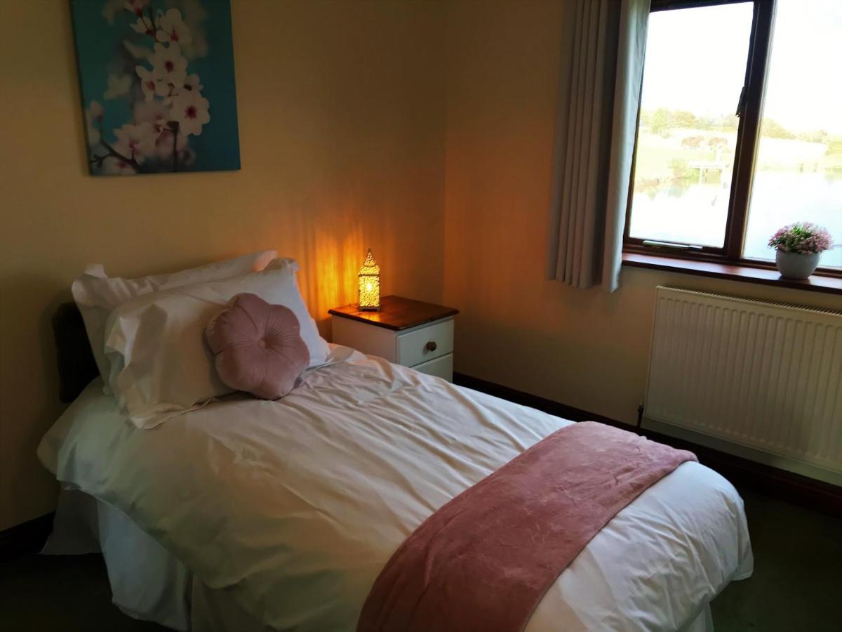 Bransford Farm Fishery & B & B Exteriör bild