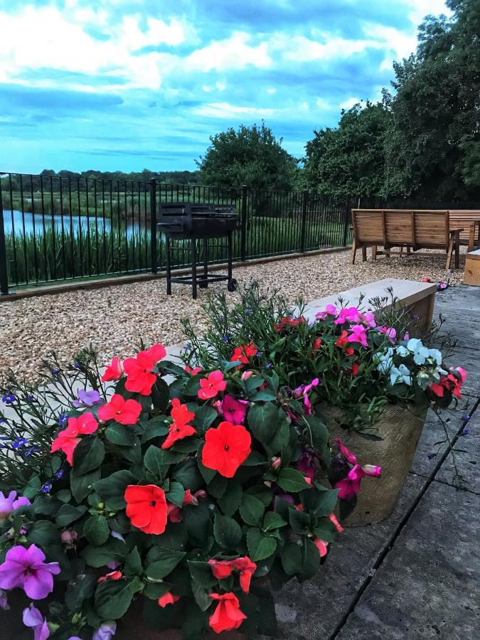 Bransford Farm Fishery & B & B Exteriör bild