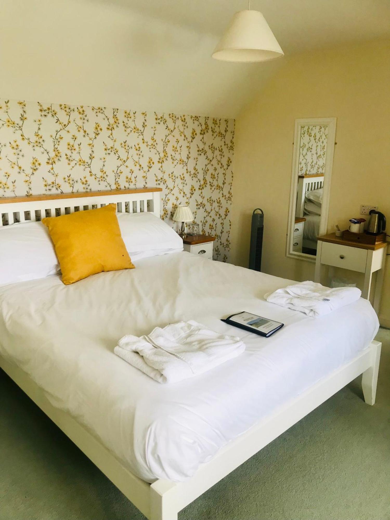 Bransford Farm Fishery & B & B Exteriör bild