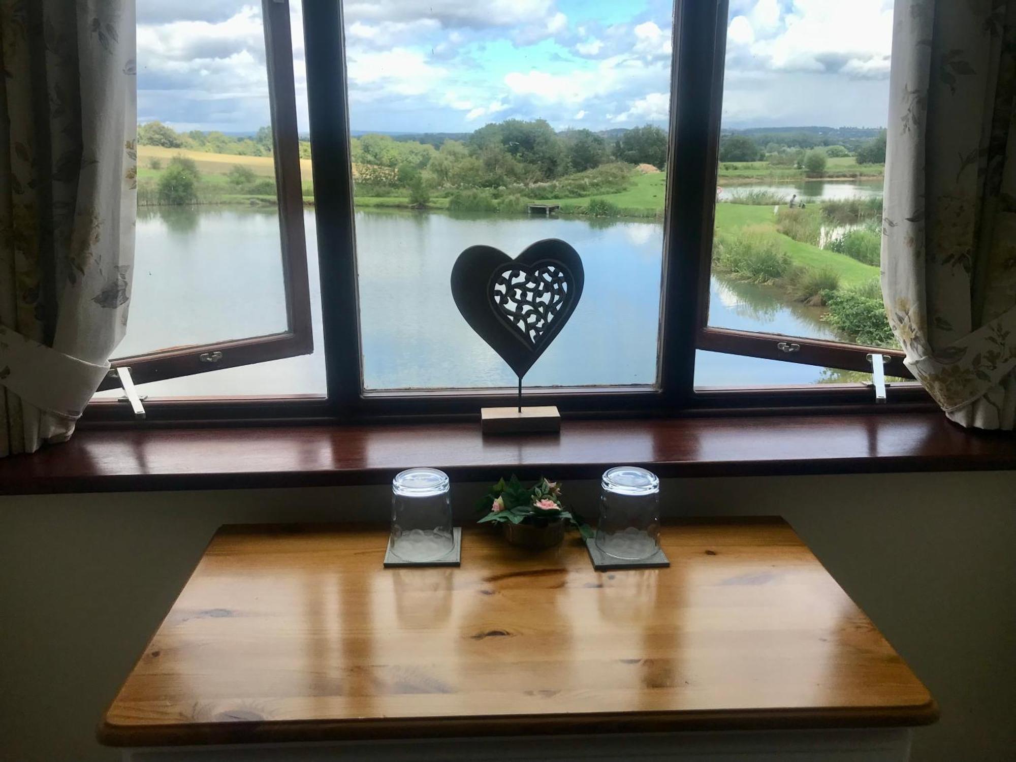 Bransford Farm Fishery & B & B Exteriör bild